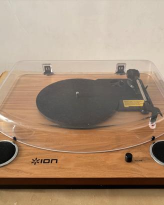 Giradischi ION Max LP con casse integrate