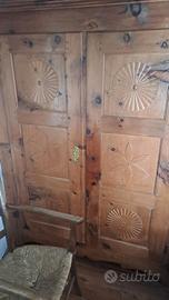 mobile antico in  legno