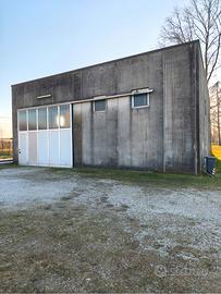 Capannone ad uso deposito