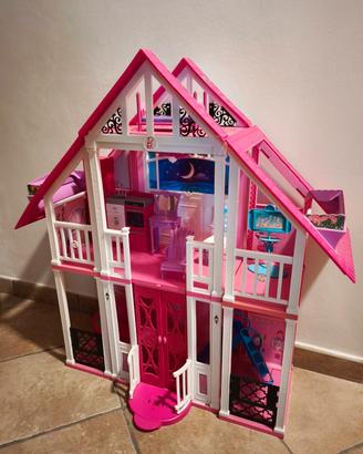 Casa Barbie con accessori 