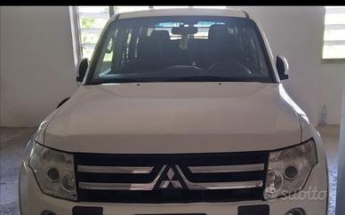 Mitsubishi Pajero 5 posti