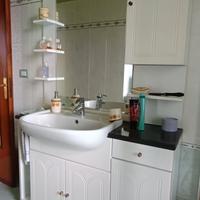 Mobiletto bagno con lavabo