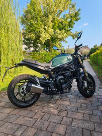 Benelli Leoncino 800