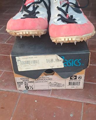 scarpe chiodate velocità su pista atletica