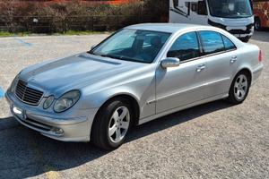 Mercedes-Benz Classe E 220 CDI Avantgarde (2002)