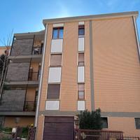 Luminoso ristrutturato via monte mixi