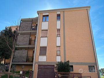 Luminoso ristrutturato via monte mixi