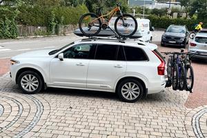 VOLVO XC90 D5 AWD Geartronic 7 posti Momentum