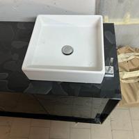 Bagno completo di sanitari mobile lavabo specchio