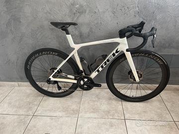 TREK MADONE SLR 9 2025