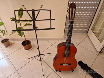 Chitarra classica + leggio+ fermacorde+ accordator