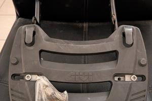 Piastra e staffe GIVI per XT 600