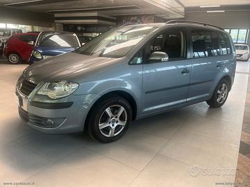 VOLKSWAGEN Touran 2.0 Conceptline Ecofuel 7 POSTI