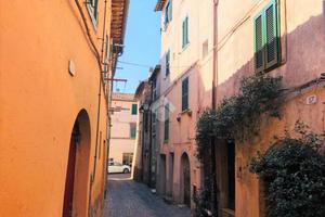 2 LOCALI A VALENTANO