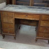 Scrivania d'epoca 