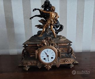 orologio antico in bronzo