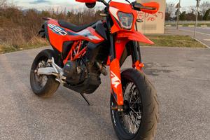 KTM smc r