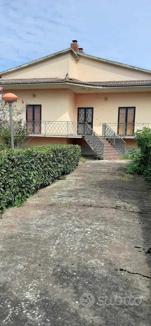 Casa – BN - Vista 4