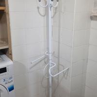 Porta asciugamani e accappatoi da terra a colonna