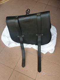Borsa in pelle con telaietto