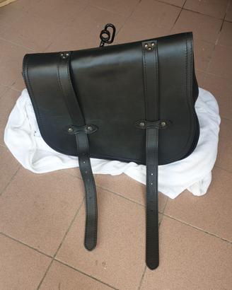 Borsa in pelle con telaietto