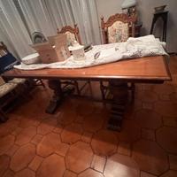 Sala completa stile classico in buono stato