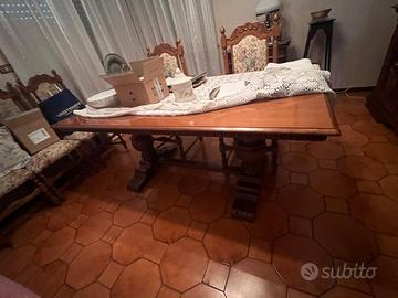 Sala completa stile classico in buono stato