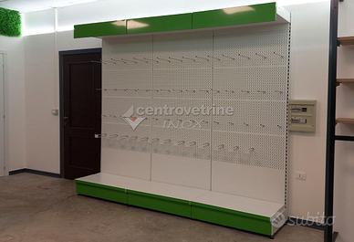 Scaffale forato in ferro