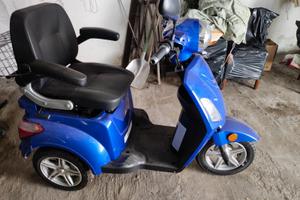 Scooter elettrico tre ruote