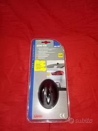 Antenna auto amplificata