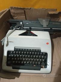 Macchina da scrivere