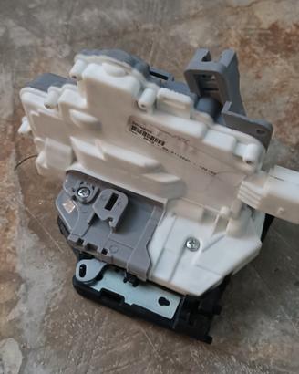 serratura anteriore dx audi A4 b8 avant 