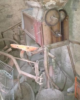 ATTREZZI AGRICOLI VINTAGE VITIGNO