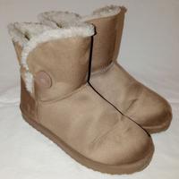 Stivaletti beige taglia 39 stile UGG