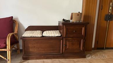 Mobile in legno massiccio