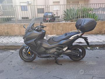 Honda Forza 750