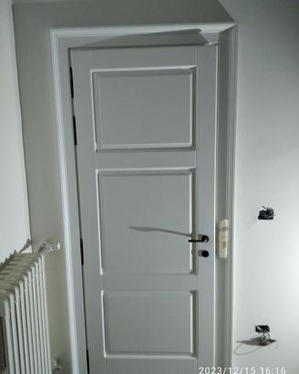 3 porte in toulipier laccate con mostrine e cornic