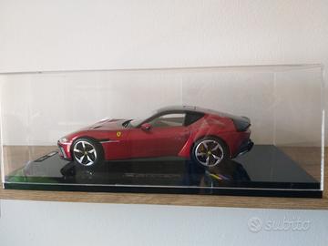 Ferrari 12 cilindri  1/18