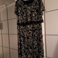 Abito estivo con volant .