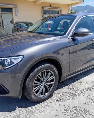 Alfa Romeo Stelvio 2.2JTDM 210 CV AT8 Q4 Executive