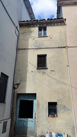 Piccola porzione di fabbricato cielo-terra