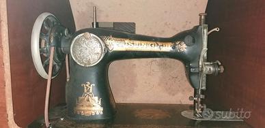 Macchina da cucire SINGER vintage