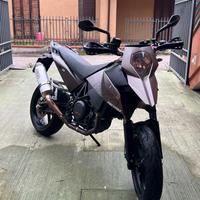 Ktm 690 sm prestige