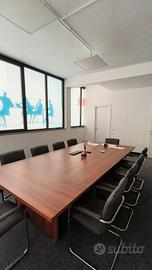 Tavolo riunione con 10 sedute 