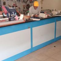 Banchi da negozio in metallo modulari