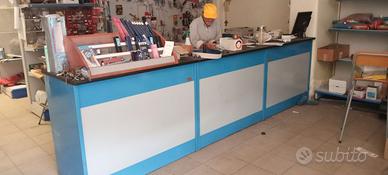 Banchi da negozio in metallo modulari