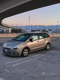 Peugeot 5008 1.6 hdi