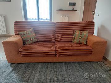 Divano marca Doimo