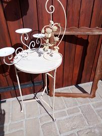 Oggetti d'arredo  in blocco. 