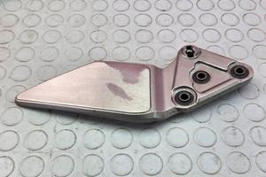 SUPPORTO SINISTRO SUZUKI GSF 600 1996 1999 BANDIT